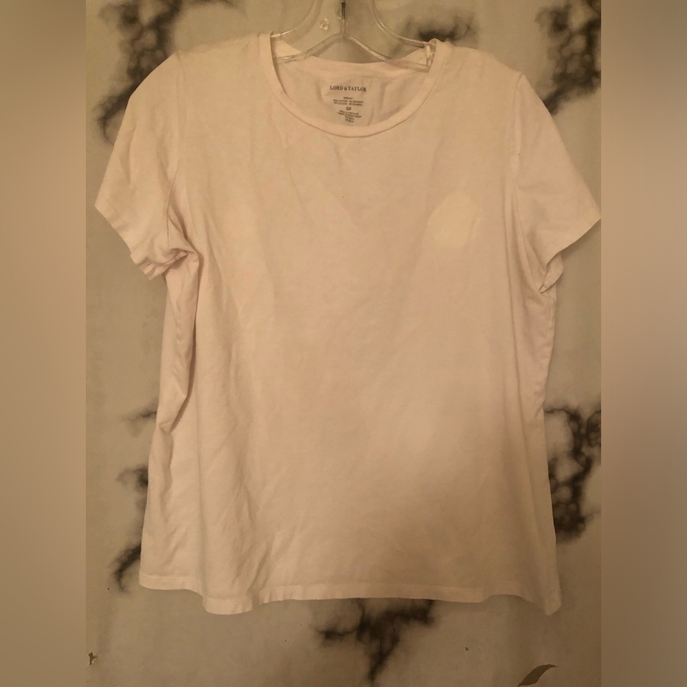 LORD & TAYLOR White Crewneck T-Shirt